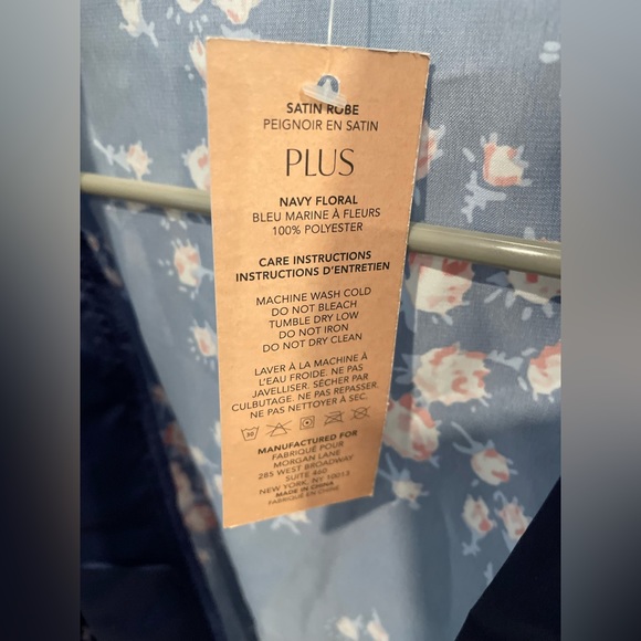 Navy floral one size fits most plus size robe - Picture 2 of 3